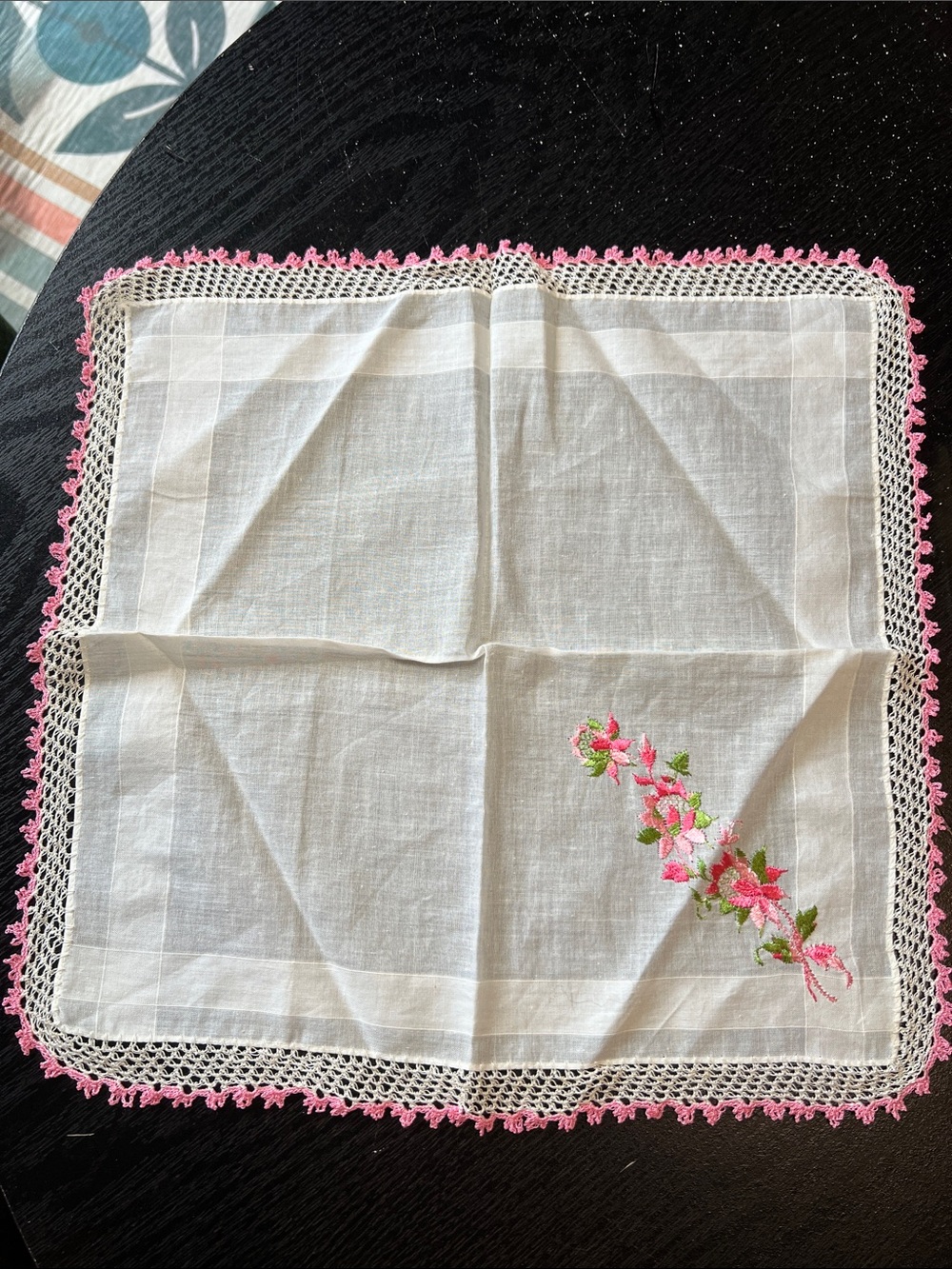 Lot of Vintage Assorted Colorful Kitsch Floral Handkerchiefs Hankies - Picture 7 of 17